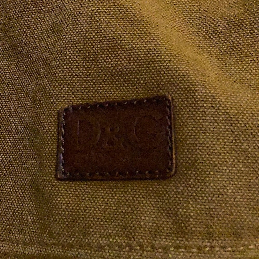 Authentic Dolce & Gabbana canvas crossbody! Excellent Condition! - Picture 2 of 9